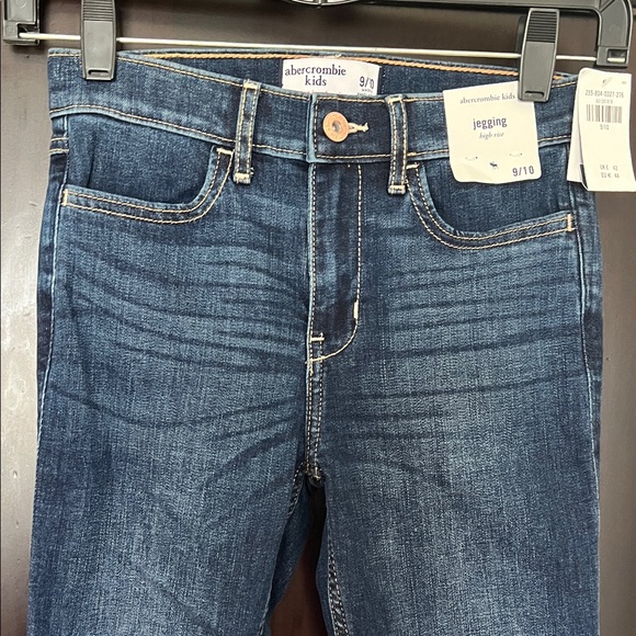 Abercrombie Kids Dark Wash Denim - Picture 1 of 4